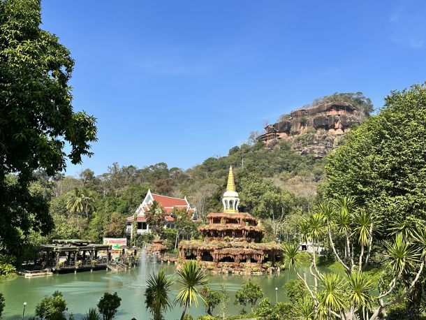Wat Phu Tok