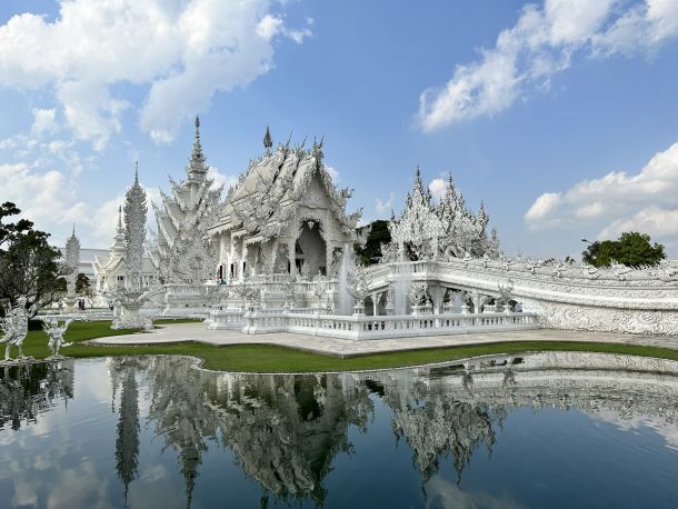 Wat Rong Khun (White Temple)