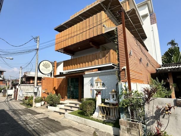 Kate and Hasu Boutique