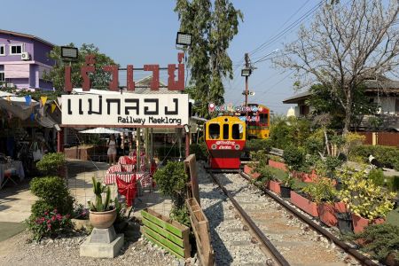 Maeklong Railway Market