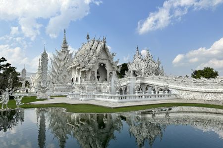 Wat Rong Khun (White Temple)