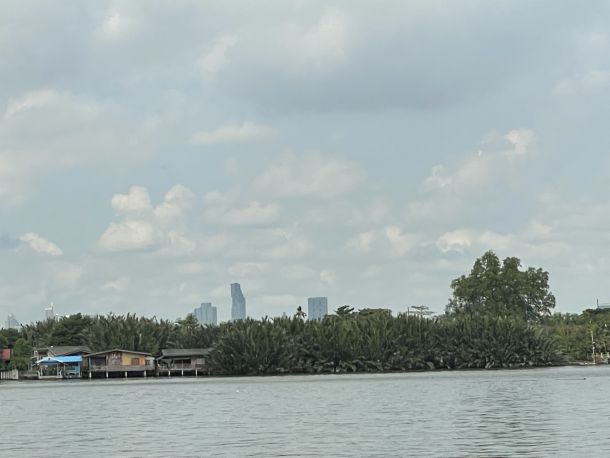 Bang Nam Phueng Temple Bicycle Road