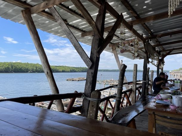 Nang Rim Lay seafood