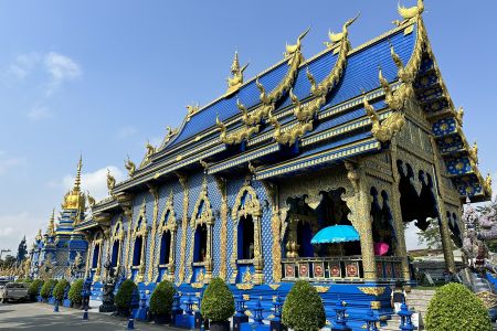 Wat Rong Suea Ten (Blue Temple)