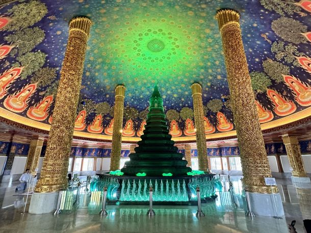 Wat Paknam Phasi Charoen